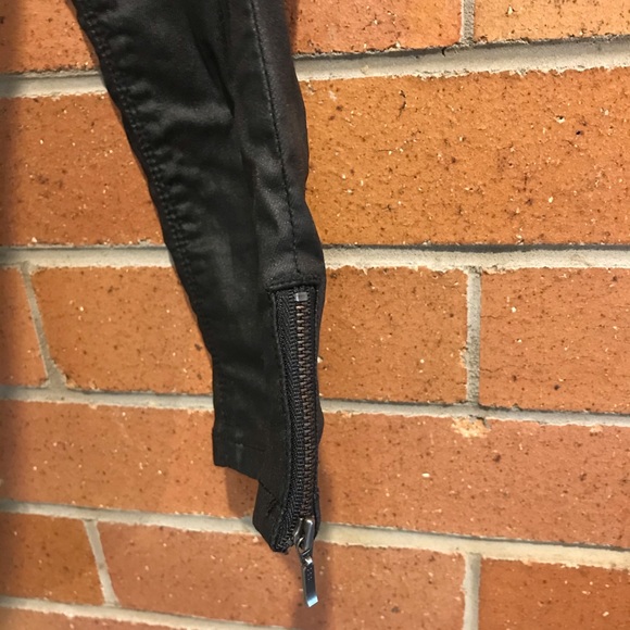 LADIES WETLOOK JEAN - BLACK - Picture 4 of 7